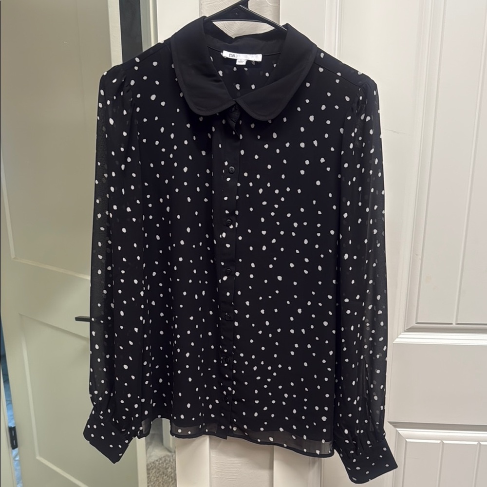 DR2 Black and White Buttoned Blouse with Peter Pan Collar